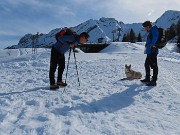69 Che bello camminare e sostare sulla neve bella fresca !